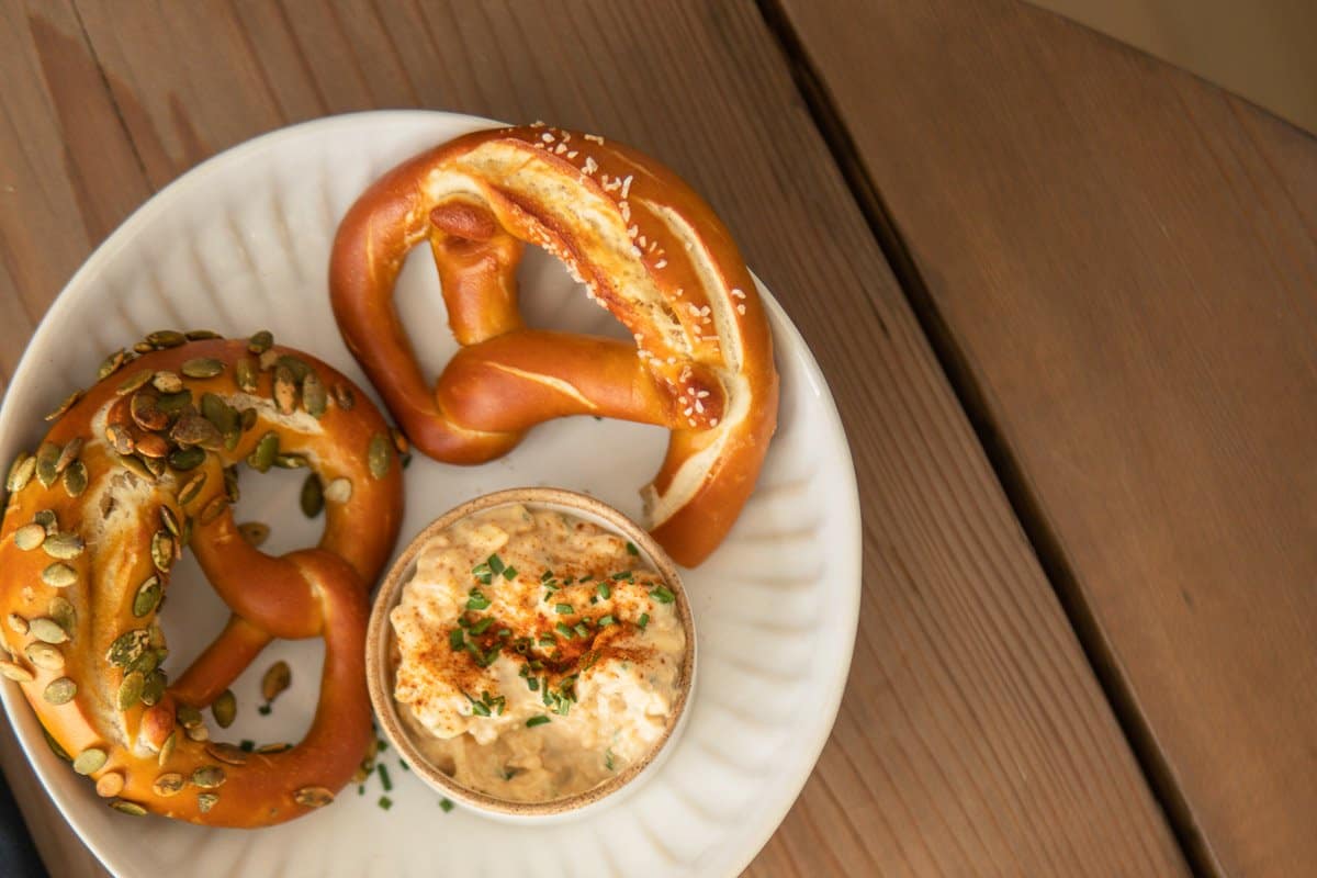 plate with Obatzda and pretzels
