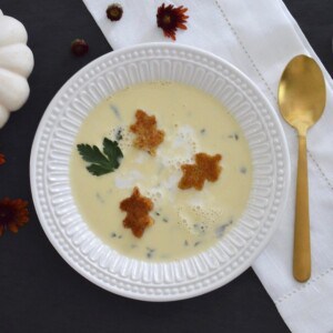 creamy riesling soup in a soup bowl