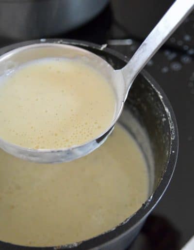 Homemade vanilla sauce for Dampfnudeln