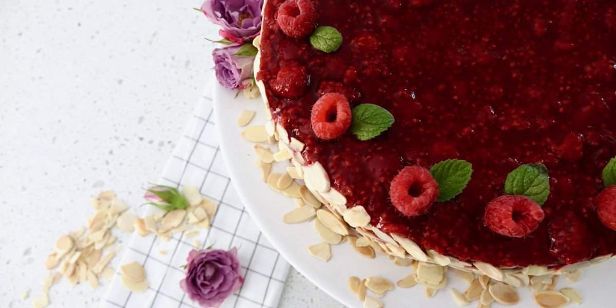 Himbeerkuchen: Layered German Raspberry Cake