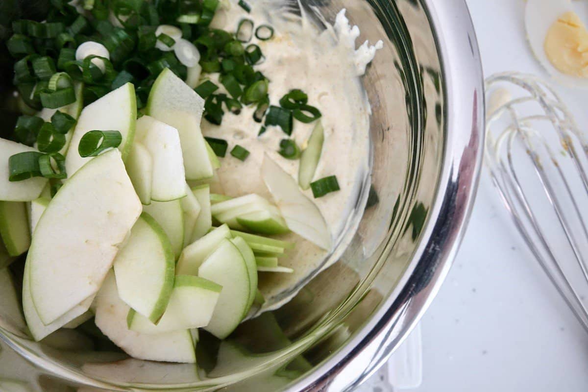 Curry Eiersalat: Light German Egg Salad With Curry &amp; Apples - dirndl ...