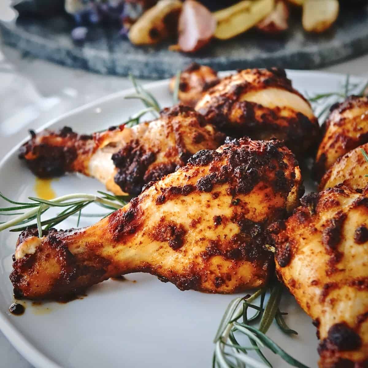 Crispy Baked Chicken Drumsticks (Gebackene Hähnchenkeulen) - dirndl kitchen