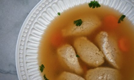 Knoblauch Griessklösschen Suppe: German Garlic Semolina Dumpling Soup