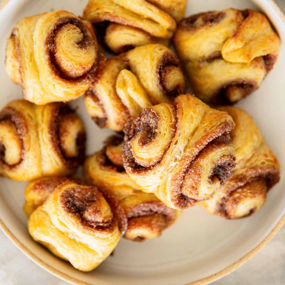 Authentic German Cinnamon Rolls (Franzbrötchen) - dirndl kitchen