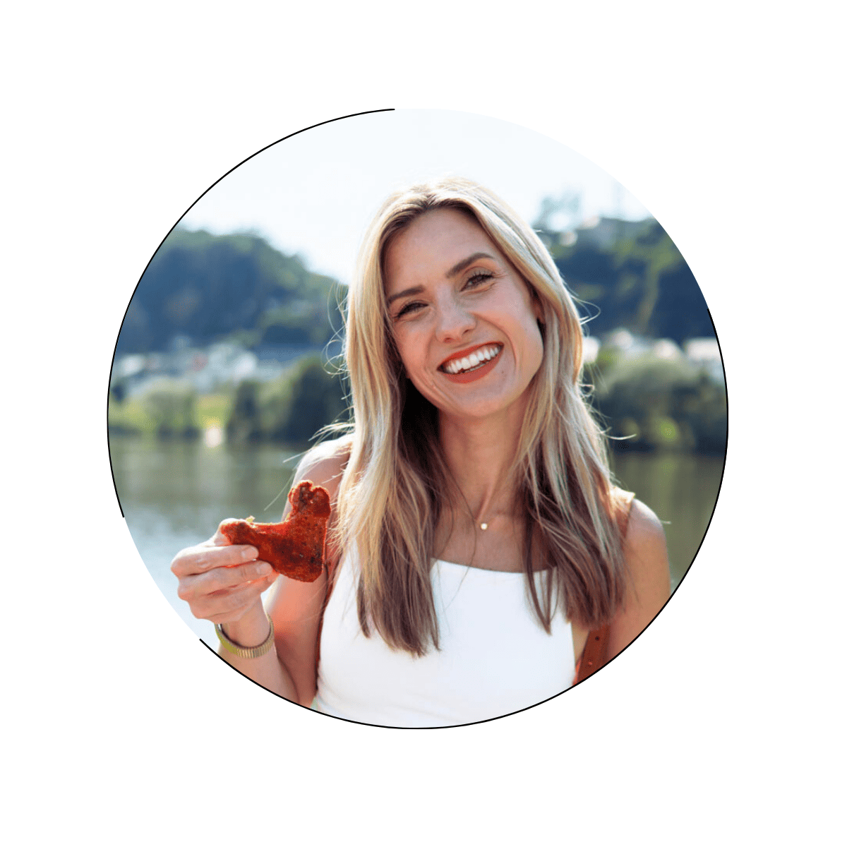 Headshot of Sophie Sadler, German cookbook author and German food blog author.